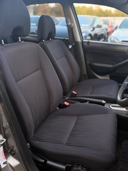 2005 Honda Civic - photo 21