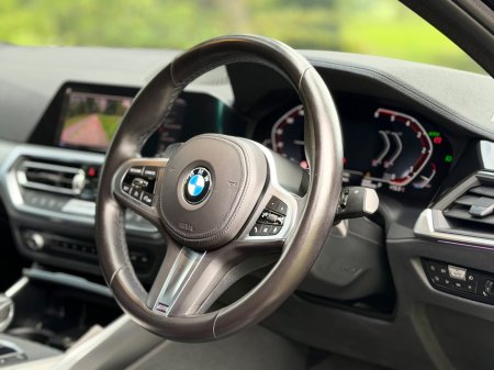 2022 BMW 3-Series - photo 12