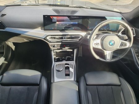 2024 BMW 3-Series - photo 4
