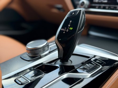 2023 BMW 5-Series - photo 23