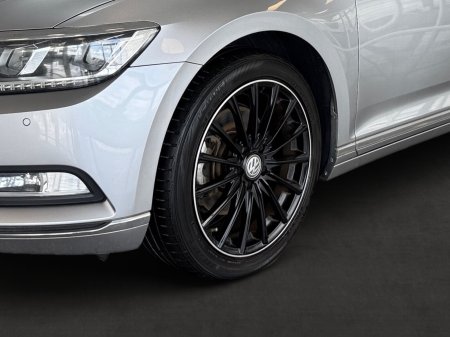 2018 Volkswagen Passat - photo 10