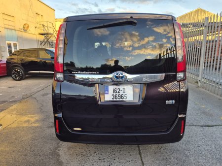 2016 Toyota Noah - photo 4