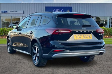 2023 Ford Focus - photo 2