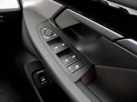 2024 BMW 5-Series - photo 21