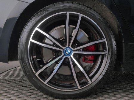 2022 BMW 3-Series - photo 13