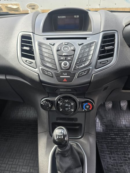 2016 Ford Fiesta - photo 21