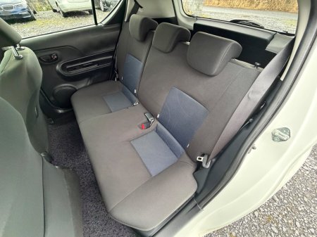 2019 Toyota Aqua - photo 25