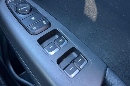 2021 Kia Sportage - photo 16