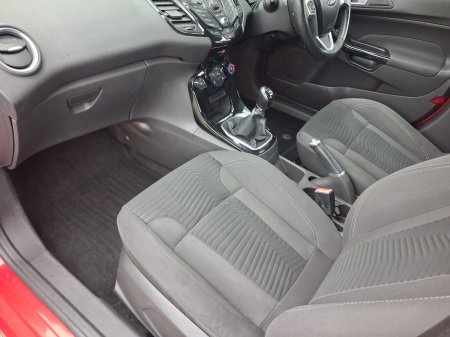 2014 Ford Fiesta - photo 5