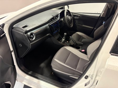 2016 Toyota Auris - photo 6