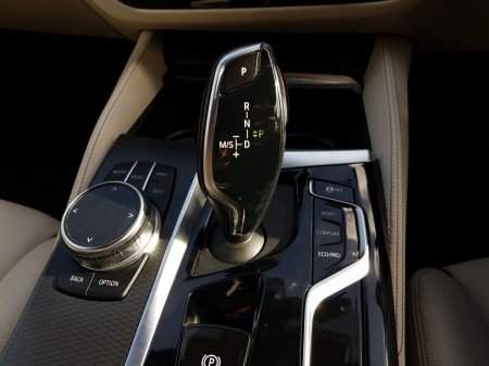 2023 BMW 5-Series - photo 10