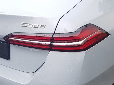 2026 BMW 5-Series - photo 18