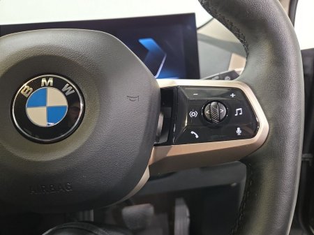 2025 BMW iX - photo 18