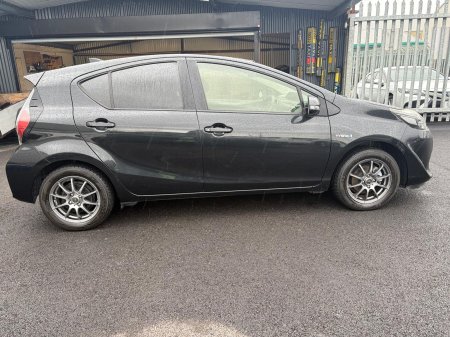 2017 Toyota Aqua - photo 24
