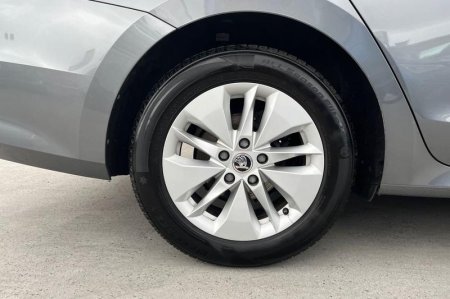 2024 Skoda Octavia - photo 8