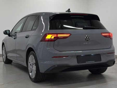2025 Volkswagen Golf - photo 2