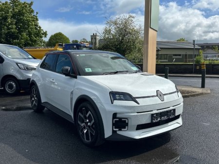 2026 Renault 5 52KWH 150hp Techno