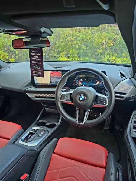 2025 BMW 1-Series - photo 18