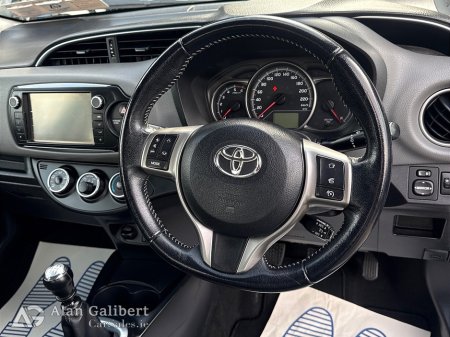 2015 Toyota Yaris - photo 12
