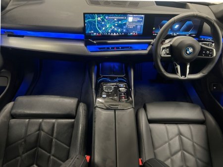 2025 BMW i5 - photo 4