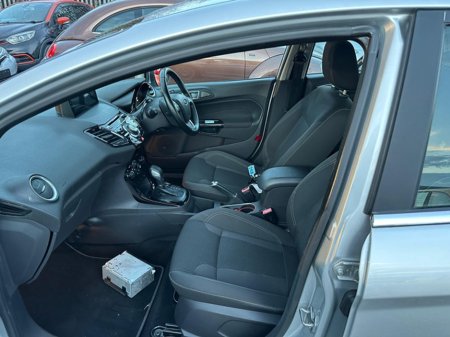 2016 Ford Fiesta - photo 14