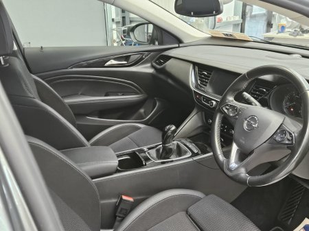 2020 Opel Insignia - photo 16