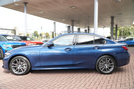 2021 BMW 3-Series - photo 7