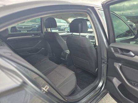 2015 Volkswagen Passat - photo 16