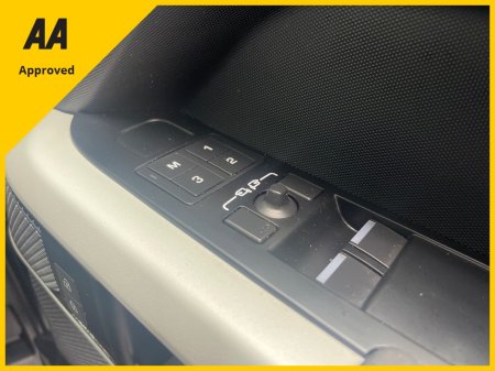 2023 Land Rover Defender - photo 3