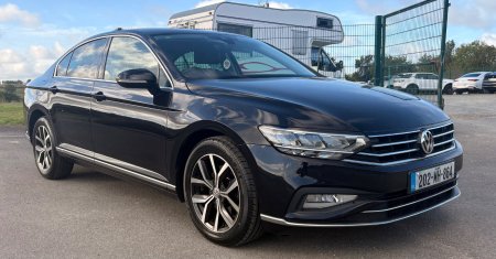 2020 Volkswagen Passat - photo 2