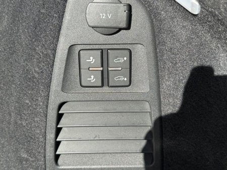 2023 Volkswagen Touareg - photo 9
