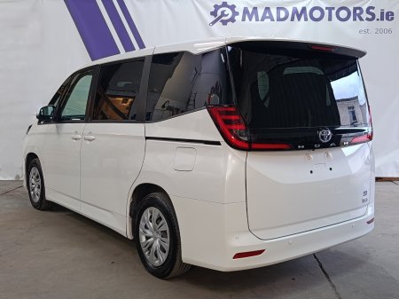 2022 Toyota Noah - photo 5