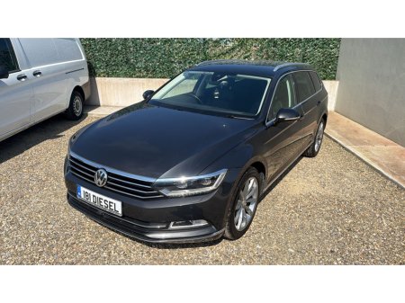 2018 Volkswagen Passat - photo 2
