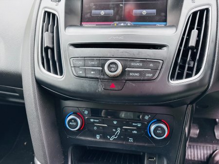 2016 Ford Focus - photo 8