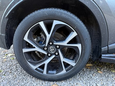 2019 Toyota C-HR - photo 10