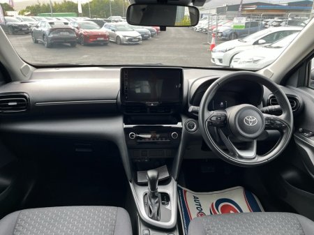 2025 Toyota Yaris Cross - photo 8