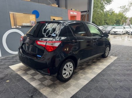 2018 Toyota Vitz - photo 3