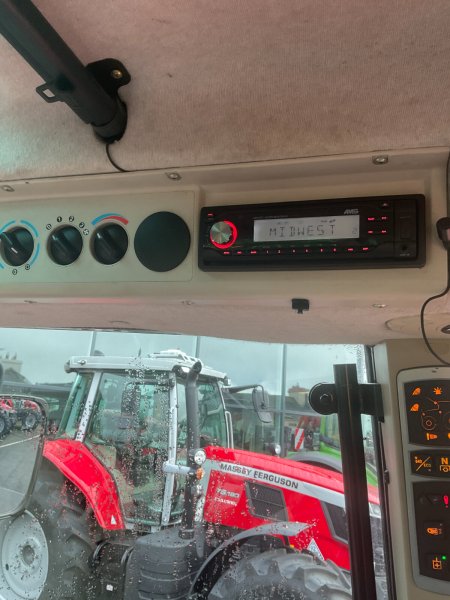 2014 Massey Ferguson MF 5612 - photo 6