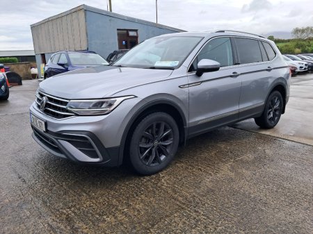 2022 Volkswagen Tiguan - photo 2