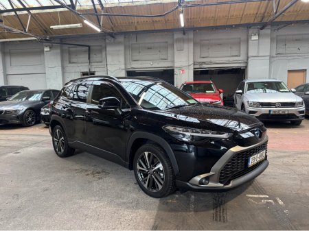 2023 Toyota Corolla Cross CROSS Self charging Hybrid only 29000 kms