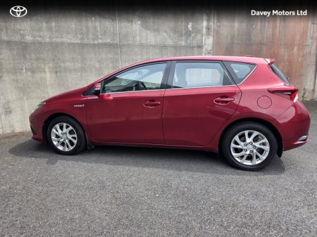 2017 Toyota Auris - photo 2