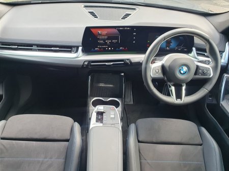 2025 BMW iX1 - photo 4