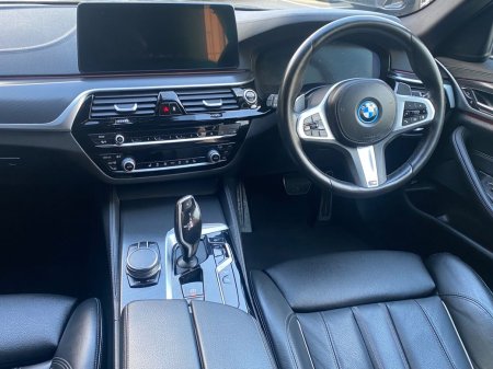 2024 BMW 5-Series - photo 4