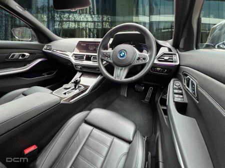 2022 BMW 3-Series - photo 9