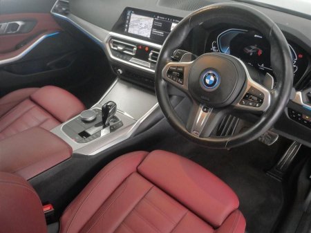 2022 BMW 3-Series - photo 6
