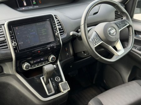 2018 Nissan Serena - photo 5