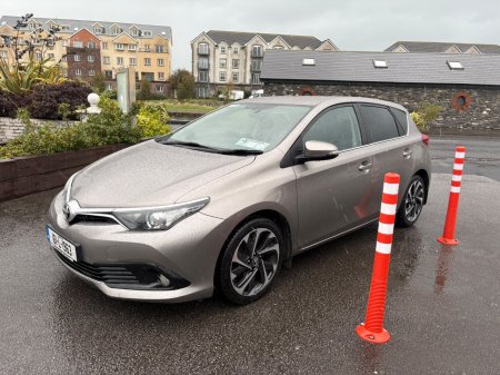 2016 Toyota Auris - photo 2