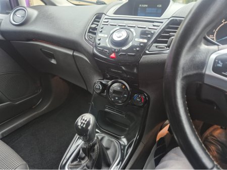 2016 Ford Fiesta - photo 11