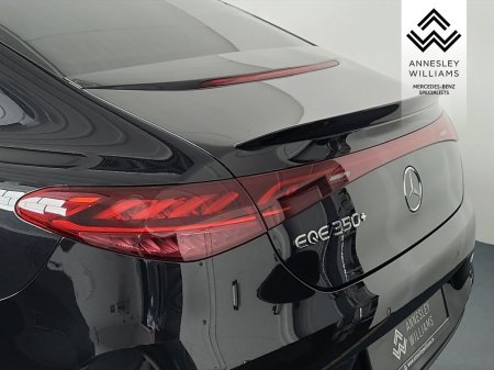 2026 Mercedes-Benz EQE - photo 8