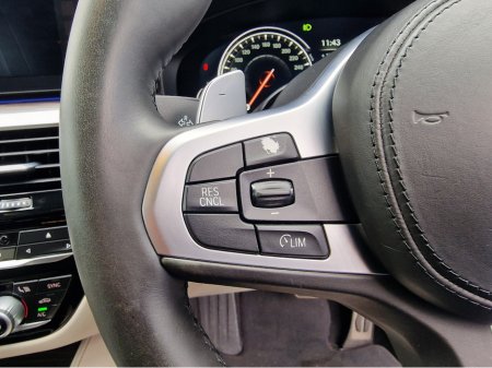 2018 BMW 5-Series - photo 17